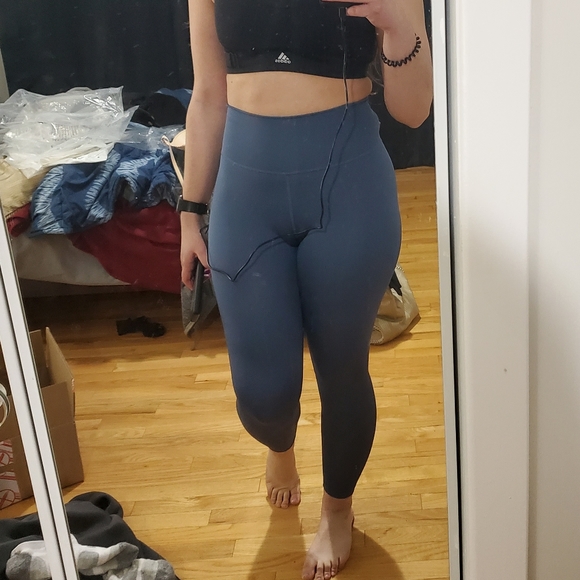Adidas small blue leggings - Picture 4 of 10